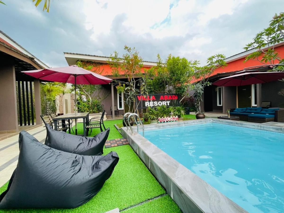 Villa Abadi Resort Пантай-Сенанг Экстерьер фото