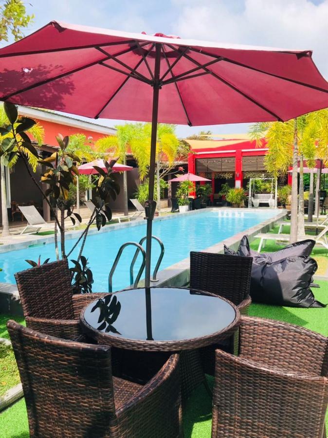 Villa Abadi Resort Пантай-Сенанг Экстерьер фото